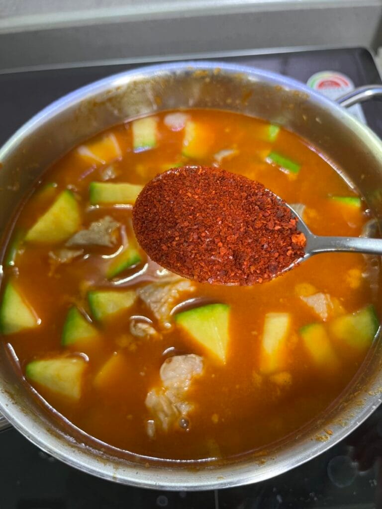 조미료넣기_고추가루