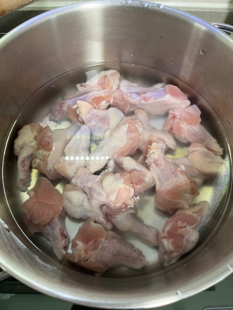 냄비 안 닭고기